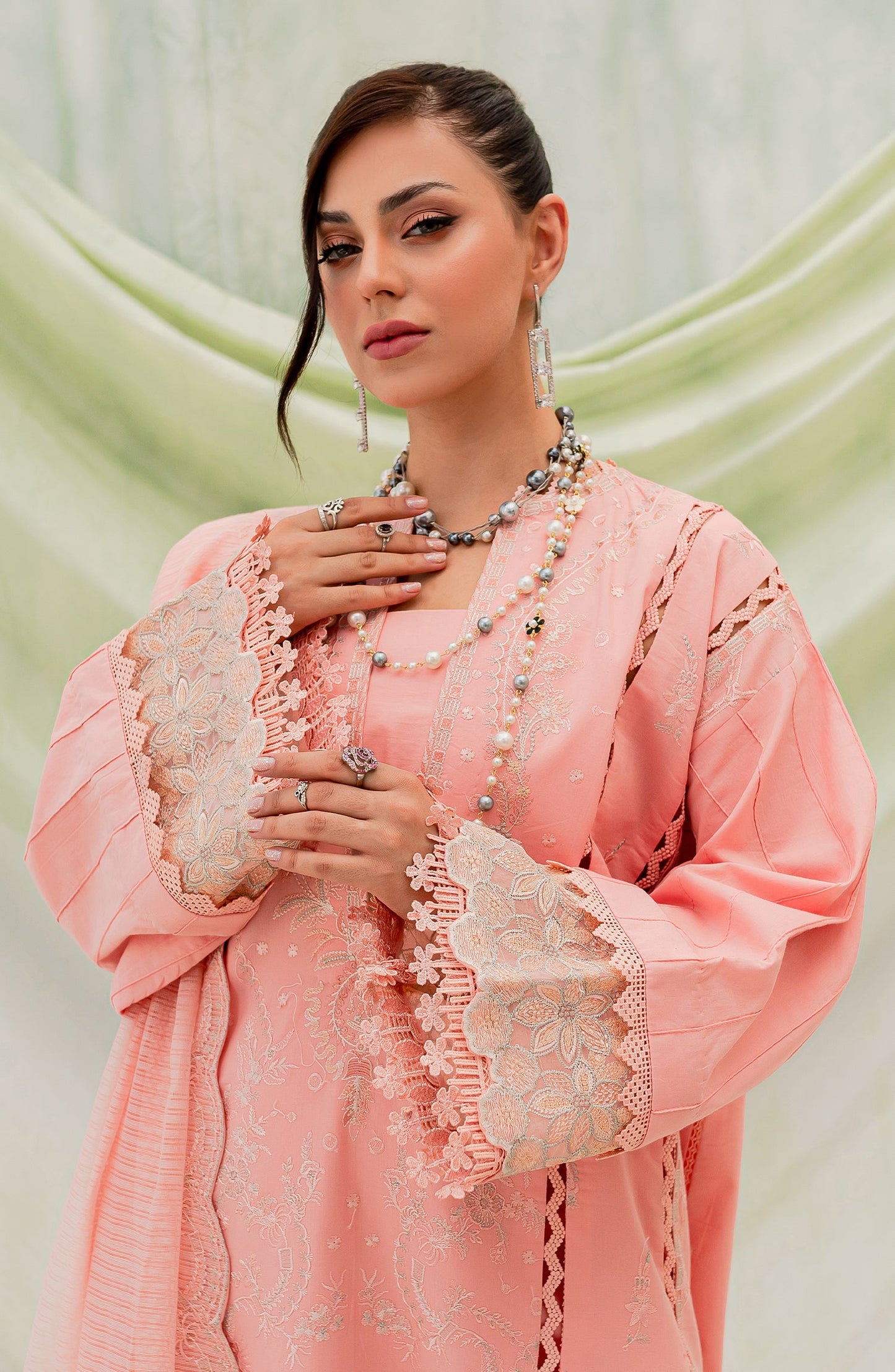 Luxury Lawn - Ranya (MLFD-146)