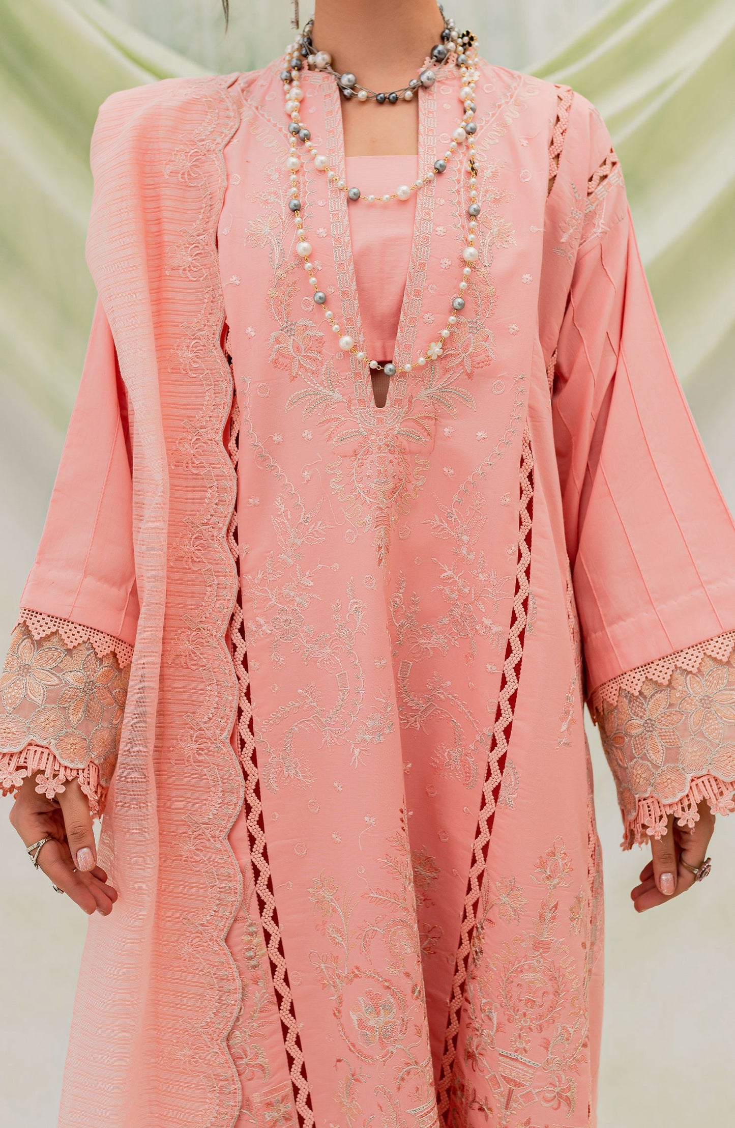 Luxury Lawn - Ranya (MLFD-146)